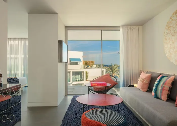 W Ibiza Santa Eularia des Riu