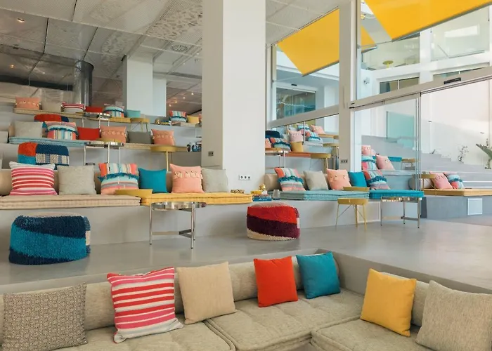 W Ibiza Hotel Santa Eularia des Riu