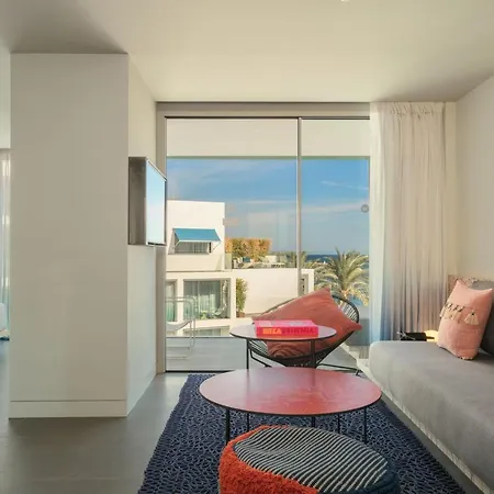 W Ibiza サンタ・エウラリア・デス・リウ