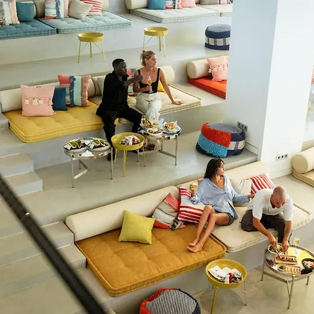 W Ibiza Santa Eulária des Riu