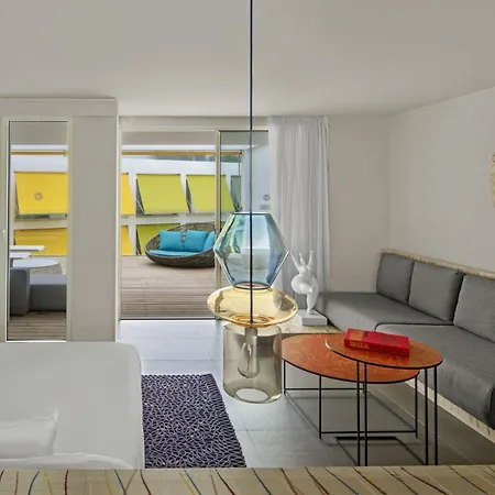 W Ibiza Santa Eulária des Riu