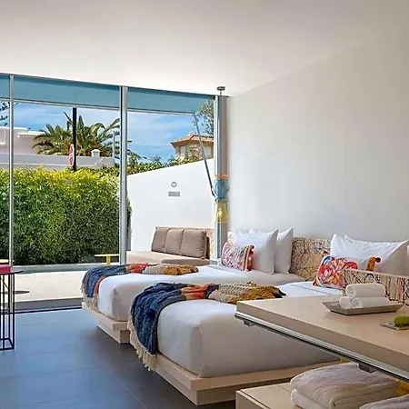 W Ibiza Hotel Santa Eularia des Riu
